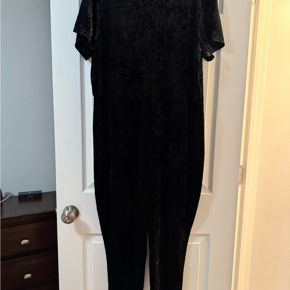 Elegant Black Velvet Jumpsuit